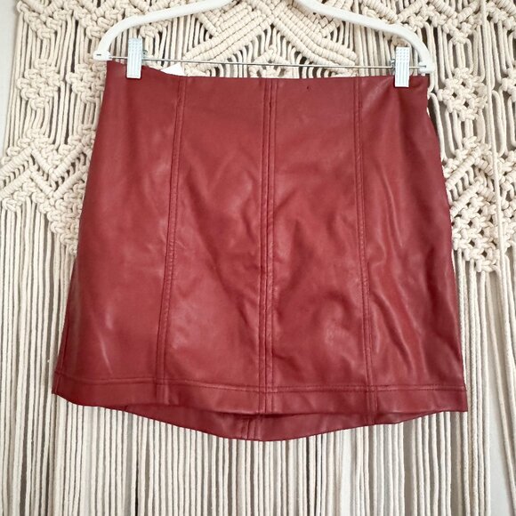 Tinseltown Faux Leather Mini Skirt Rust Size Large NWT - Picture 1 of 6